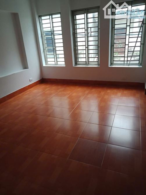CHO THUÊ NHÀ 68 CẦU GIẤY- DT 60MX5T, MT 5M, Ô TÔ TRÁNH KINH DOANH SẦM UẤT, GIÁ 20 TRIỆU/TH