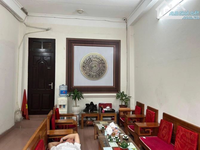 CHO THUÊ NHÀ NGUYÊN CĂN 100M2-4T- NGUYỄN VĂN CỪ -LONG BIÊN-16TR/TH