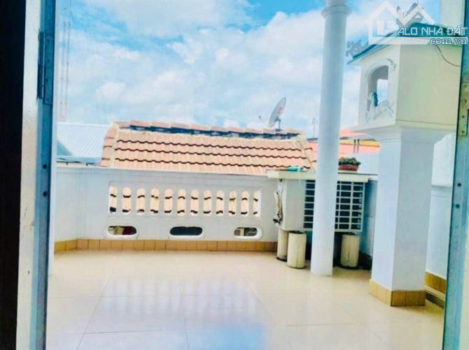 Cho thuê nhà nguyên căn 3 tầng kiệt ô tô đường Trần Phú – TP Huế