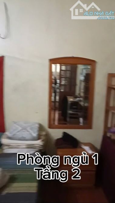 Cho thuê nhà riêng ngõ 267 Hoàng Hoa Thám, Ba Đình 78m 2T 3 PN giá 10 trieu