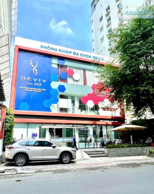 BUILIDNG TRUNG TÂM - SD HƠN 1,600M2 - HIỆN TRẠNG BÀN GIAO MỚI 100% SỐ 138 LÝ TỰ TRỌNG, Q1