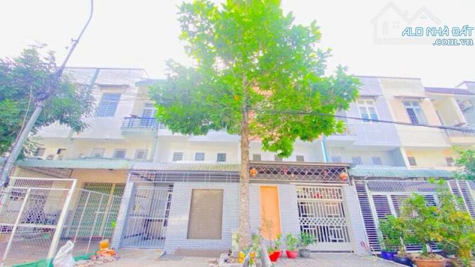 Cho thuê nhà 4 phòng ngủ KDC 586 tiện văn phòng 8 triệu