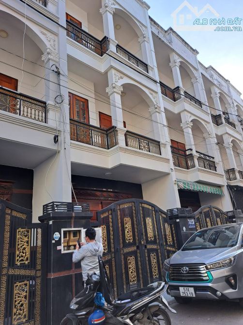 Cho thuê nhà nguyên căn mới, liền kề KDC Hồng Long,Hiệp Bình Phước,Thủ Đức.