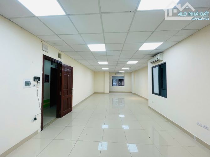 CHO THUÊ PHÒNG P301 TÒA SỐ 15 NGÕ 259 YÊN HÒA CẦU GIẤY
