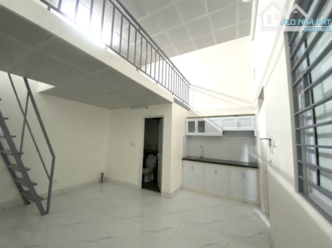 Cho thuê nhà cấp 4 mới đẹp, vskk + gác xép 2m, full tiện ích,giờ tự do tại Xuân La