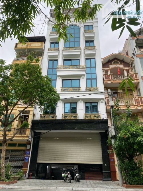 Cho thuê nhà Văn Khê, 200m2 xây 7 tầng, PCCC, thông sàn, thang máy