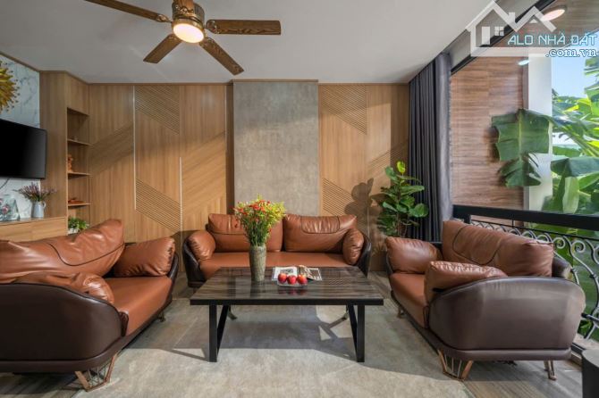CHO THUÊ VILLA 2 TẦNG CÓ HỒ BƠI MẶT TIỀN BÙI THIỆN NGỘ HÒA XUÂN