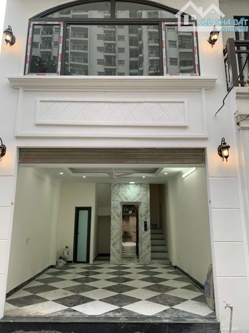 13 TRIỆU 🏠 CHO THUÊ NHÀ NGUYÊN CĂN PHỐ PHÚC LỢI – THANG MÁY – GARA – Ô TÔ TRÁNH 📍 Địa c