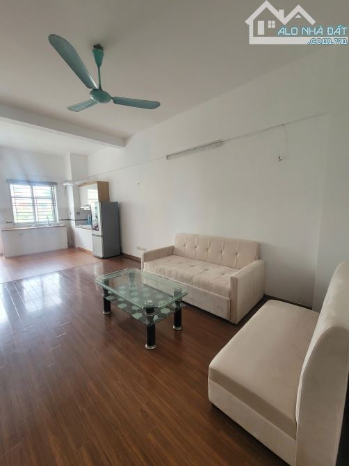 Cho thuê căn hộ 60m 2PN giá 9 triệu tòa N01 đường Nguyễn Phong Sắc, Cầu Giấy