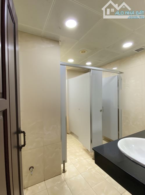 CHO THUÊ VĂN PHÒNG MẶT TIỀN NGUYỄN VĂN LINH - 200 M² - GIÁ 48 TRIỆU