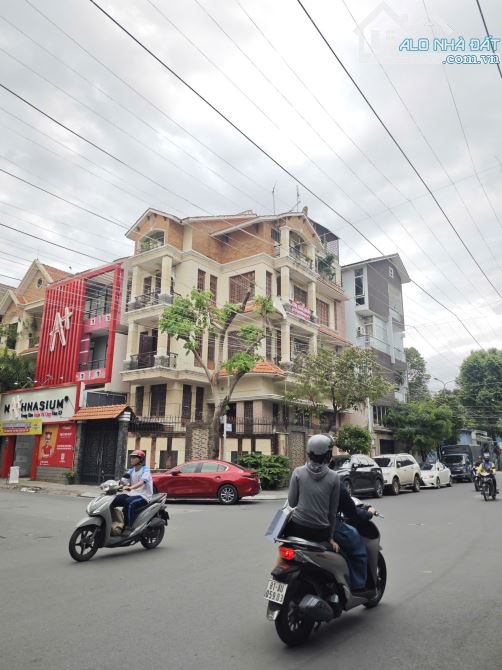 Chính chủ gửi cho thuê nhà góc 2 mặt tiền Cù Lao - Hoa Phượng, P2, Q. Phú Nhuận,