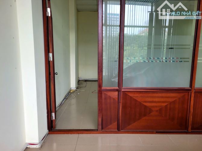 Văn phòng 80m2 chỉ 11tr, mặt phố VIP, thuận tiện đi lại