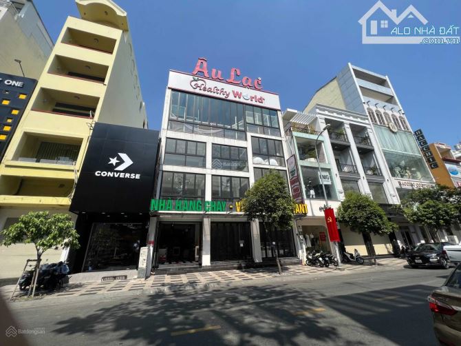 NGANG 12M, NỞ HẬU 20M - SỬ DỤNG HƠN 1.500M2 – SỐ 119 NGUYỄN TRÃI, QUẬN 1!!!
