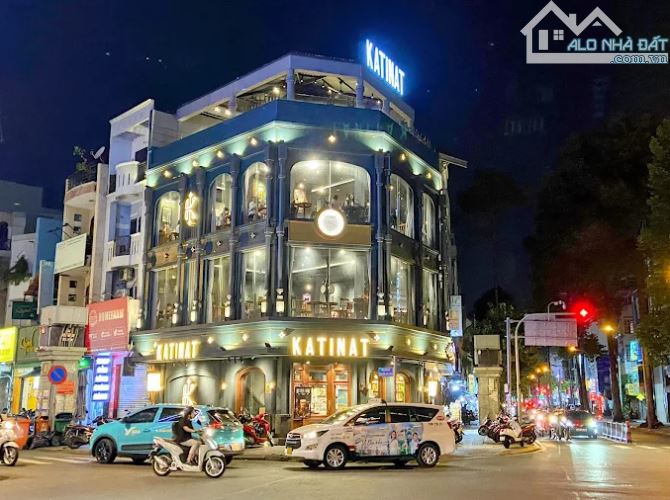 GÓC 2 MẶT TIỀN NGANG 15M - GIAO VỚI TRẦN QUANG KHẢI - SỐ 3 NGUYỄN HỮU CẦU, QUẬN 1..!!