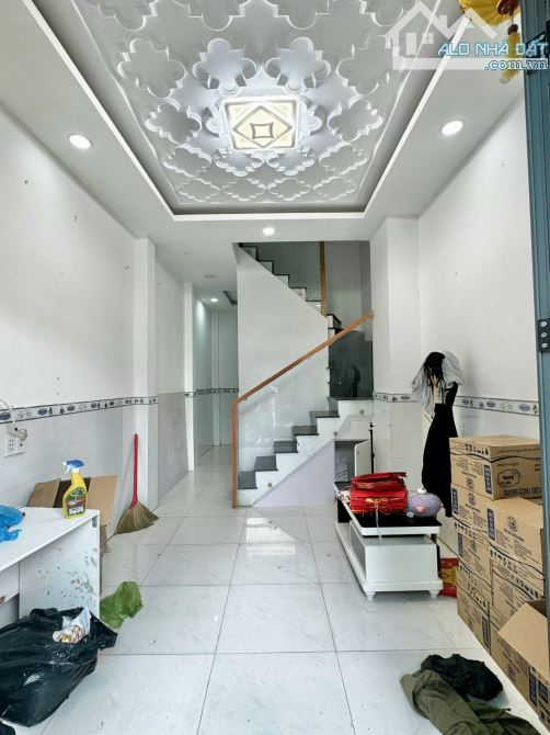 Nhà 4 phòng ngủ, 1 trệt 2 lầu sân thượng, Đường Phan Anh.