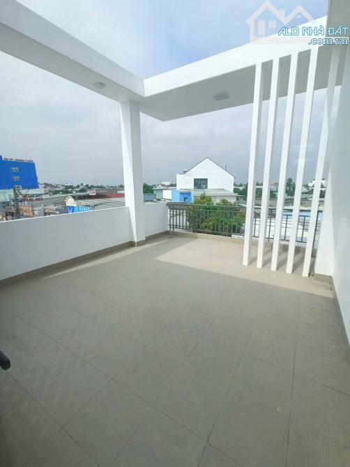 CHO THUÊ NHÀ MẶT TIỀN LÊ VĂN PHẨM - PHƯỜNG 6 - MỸ THO - GIÁ 20TR/ THÁNG