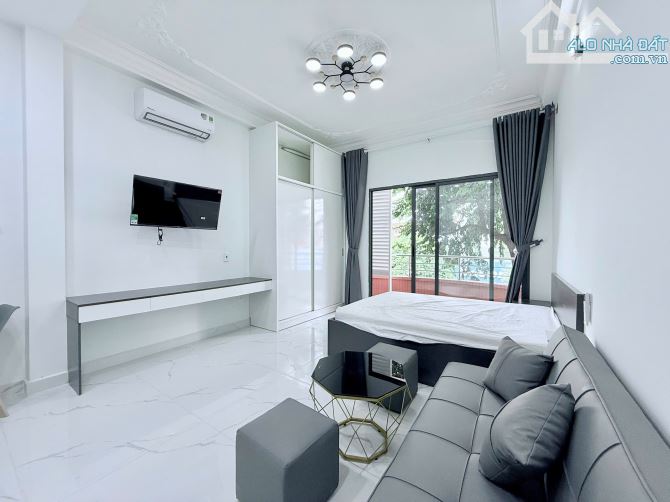 Cho Thuê Căn Hộ Ban Công Rộng Rãi Quận 4
