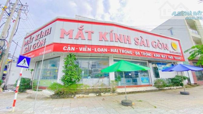Cho thuê nhà 105 m2 góc 2 mặt tiền đường CMT8