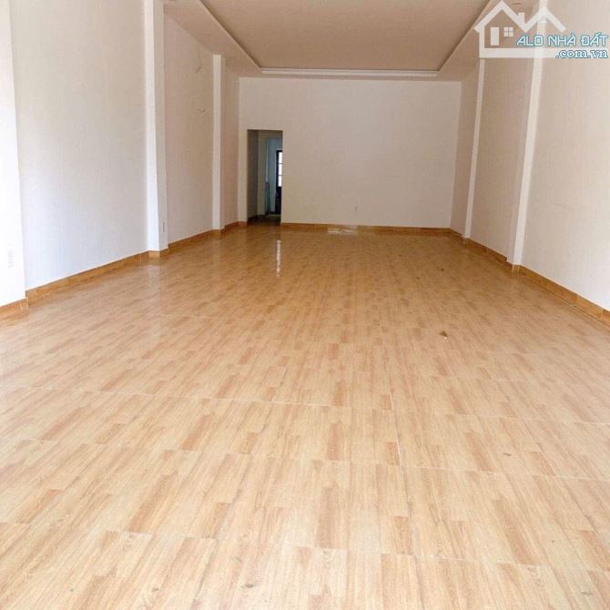 Cho thuê nhà mặt tiền 100m2 Bùi Tá Hán, khu Nam Việt Á