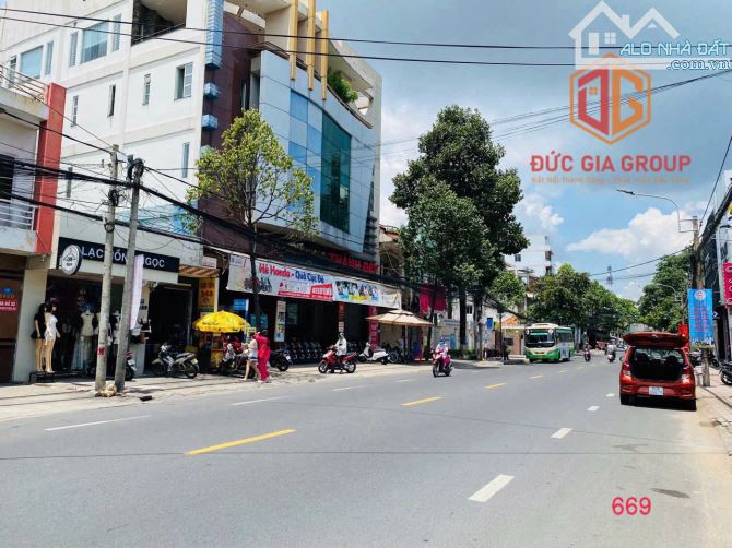 Cho thuê mặt bằng ngang 6m mặt tiền đường Phạm Văn Thuận ngay Coopmart