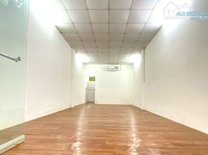 Cho thuê nhà đẹp 4m x 15m hẻm xe tải Đào Duy Anh, Phường Đức Nhuận
