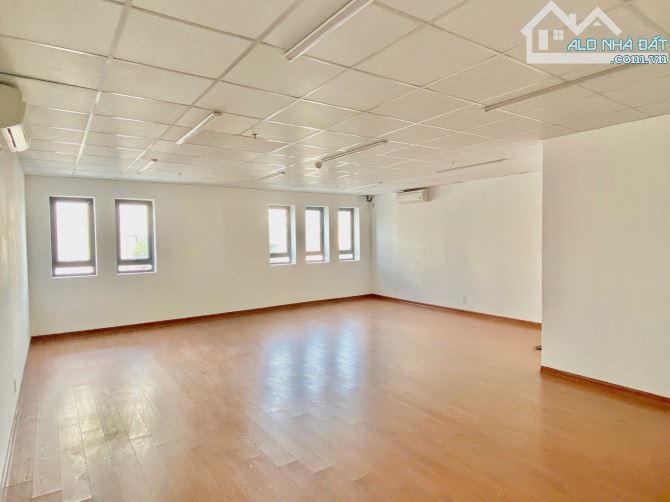 Cho thuê văn phòng gần Vincom, đường Ngô Quyền, 55 m2 - 85 m2, giá thuê tốt