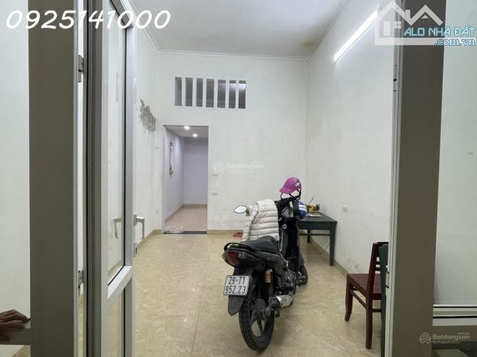 Cho thuê nhà riêng 2 tầng tại phố Khâm Thiên, Phường Văn Miếu - Quốc Tử Giám, Đống Đa, HN