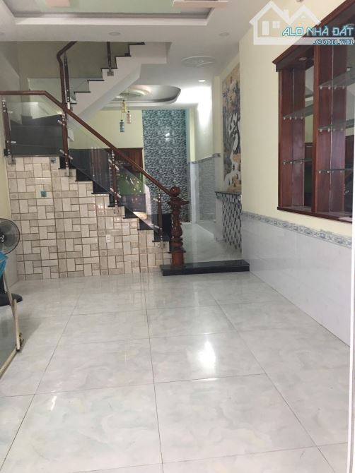 Cho thuê nhà KDC Hồng Long Hiệp Bình 3 lầu 4PN 4Wc giá 15tr