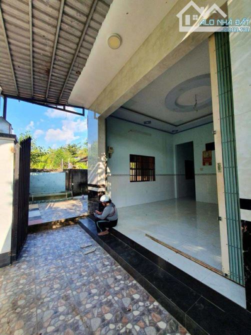 Cho thuê nhà 170 m2 có sân rộng kế chợ An Thới 4 triệu