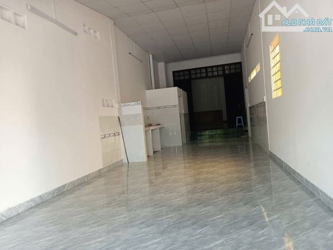 cho thuê mặt bằng mặt tiền Hoàng quốc việt 4x16 giá 15 tr . vị trí đẹp