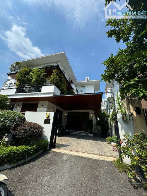 Cho thuê gấp biệt thự Khu Nam , phú mỹ hưng, quận 7