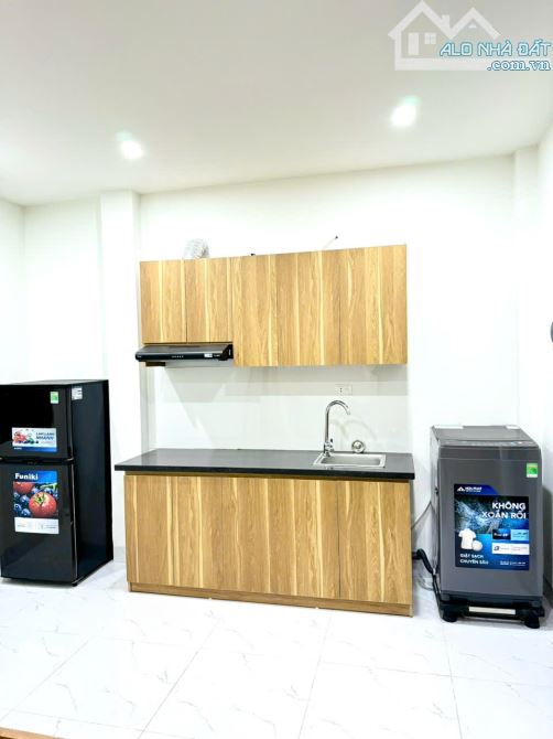 Cho Thuê CCMN181 Phạm Văn Đồng Cầu Giấy 25m2 Studio Ban Công Giặt Riêng Thang Máy Gần Chợ