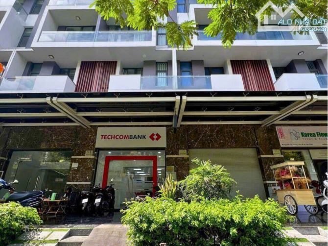 Cho Thuê Gấp Nhà 1 trệt 5 lầu- KĐT Vạn Phúc- MT Đường Nguyễn Thị Nhung. GIÁ TỐT