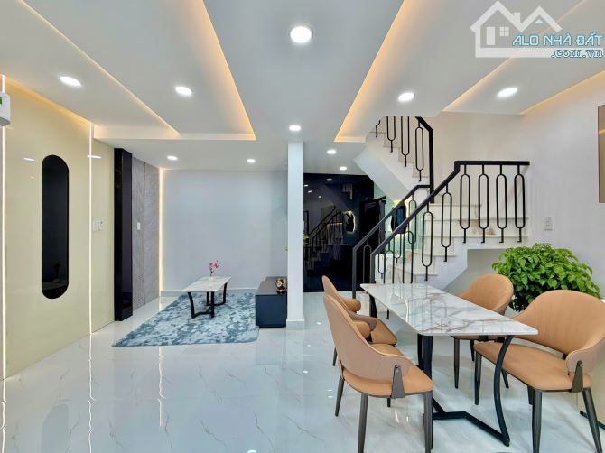 CHO THUÊ NHÀ HXH HOÀNG HOA THÁM, DT 5.3X 6M, 20TR/1 THÁNG, DỌN VÀO Ở NGAY