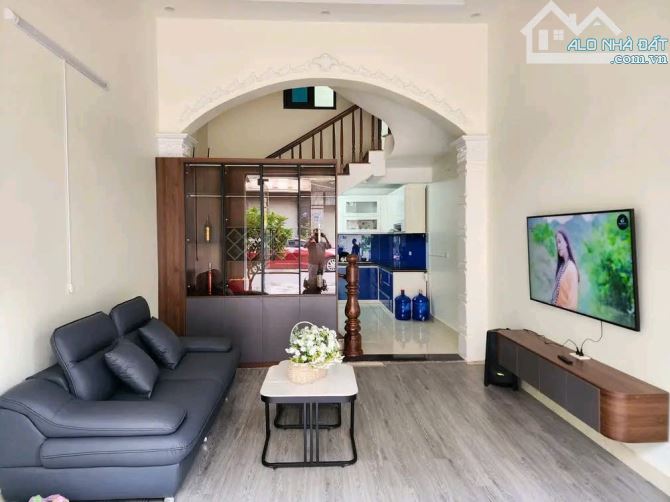 CHO THUÊ NHÀ tại Văn Cao Cực Đẹp - 4 ngủ full đồ cho người nước ngoài ở - 海防市房屋出租
