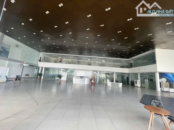 CHO THUÊ SHOWROOM CÁCH MẠNG THÁNG TÁM