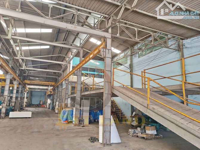 Cho thuê xưởng cơ khí diện tích 2000m2 sẵn cẩu trục ngay mặt tiền QL51 giá rẻ