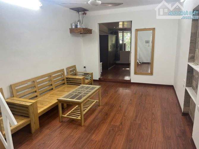 Cho thuê nhà Tập thể tầng 4 Kim Liên - Đống Đa 40m giá 7 triệu FULL ĐỒ