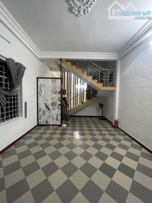 🛑 CHO THUÊ NHÀ 2 TẦNG KIỆT Ô TÔ: THI SÁCH - 3PN - 2WC