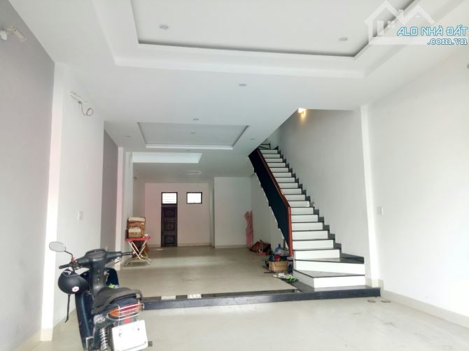 Mặt Bằng ngay mặt tiền đường DƯƠNG TỰ MINH, Sơn Trà DTĐ: 80 m2 Giá thuê: 15 tr/th Toàn