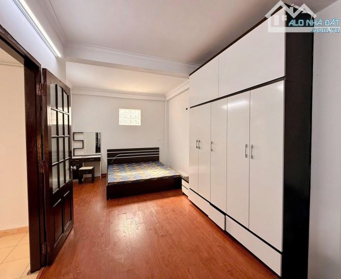 Nhà Đội Cấn sạch đẹp ngõ thoáng 40m2 4T thiết kế 3 ngủ sẵn nội thất phù hợp để ở 15,5tr