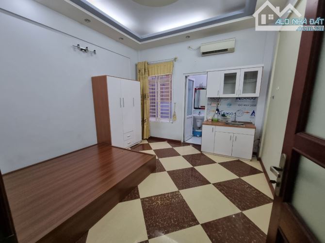 Cho thuê phòng khép kín 28m2 cửa sổ to, đủ đồ ở Phạm Tuấn Tài