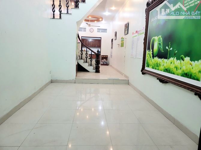 Cho thuê nhà riêng Lê Trọng Tấn, 60 m2 x 3 tầng, ngõ oto, Giá rẻ thuê ngay