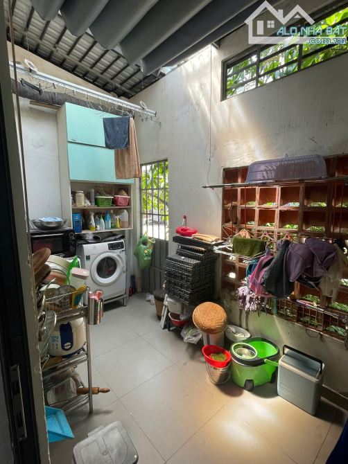 Khai Xuân chốt nhà!! Nhà HXT gần chợ Đầu Mối Thủ Đức. Full nội thất, 1 trệt 2 lầu, 4pn 5wc