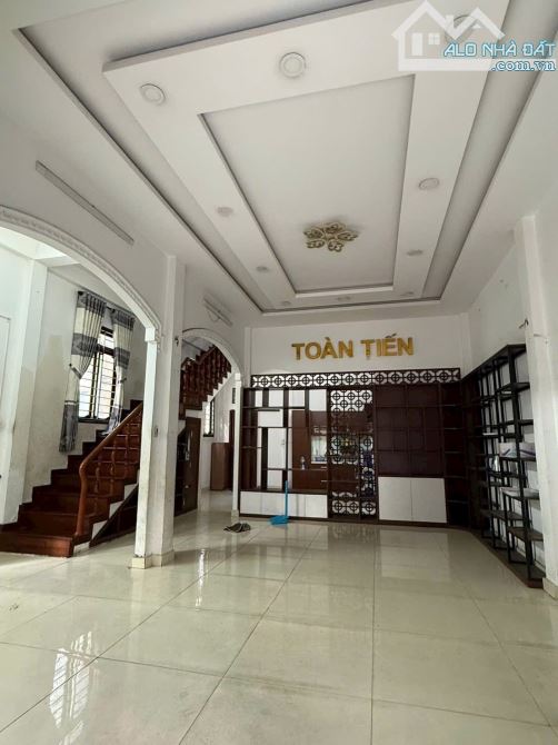 Cho thuê nhà 3 tầng mặt tiền Trưng Nhị - Dt 70m2 trục thông ở kêt hợp kinh doanh tốt
