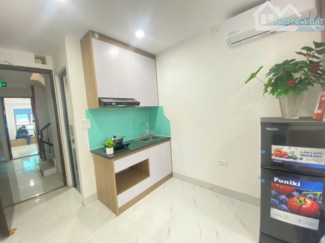 cho thuê phòng trọ khép kín , thang máy 3,6 đi bộ fpt ,đông á- Xuân Phương
