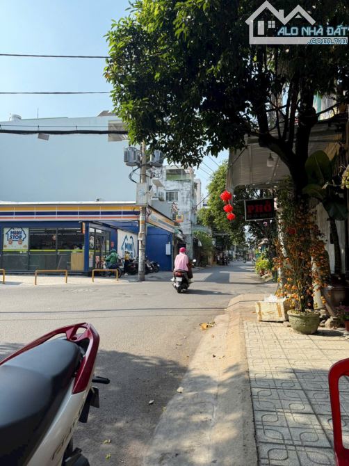 Cho thuê MB tầng trệt đường Cây trâm 5x25m. có phòng ở lại. giá chỉ 14 triệu có bớt