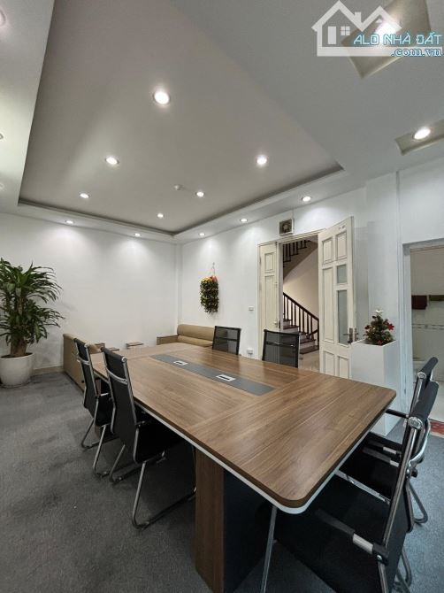 Cho thuê văn phòng Phạm Tuấn Tài - Cầu Giấy 30m2 giá 5tr