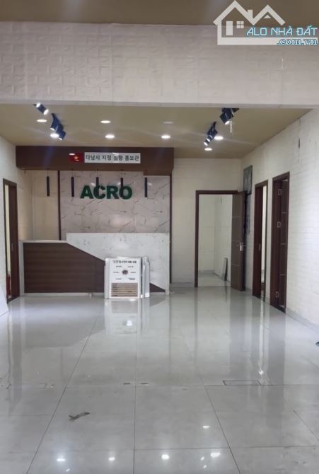 Cho thuê mặt bằng đường Vương Thừa Vũ 300m2