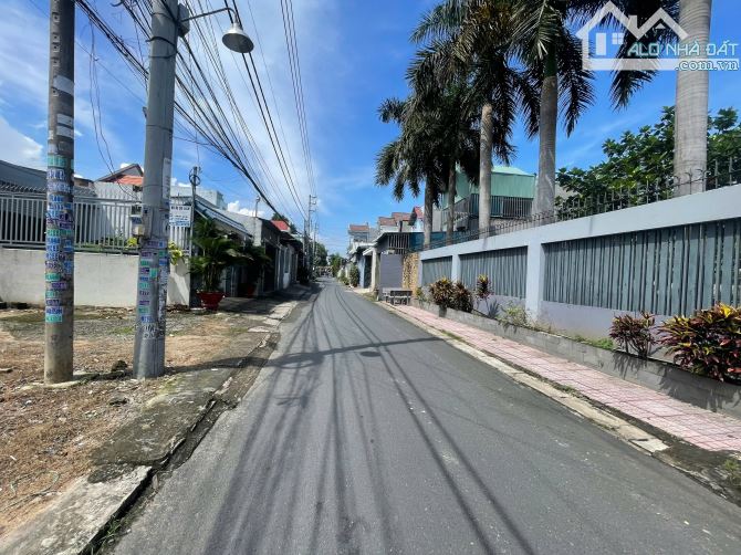 Cho thuê 2.700m2 đất trống KP4, Trảng Dài